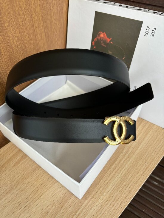 Chanel Black Leather Belt With Gold CC Buckle main image 3